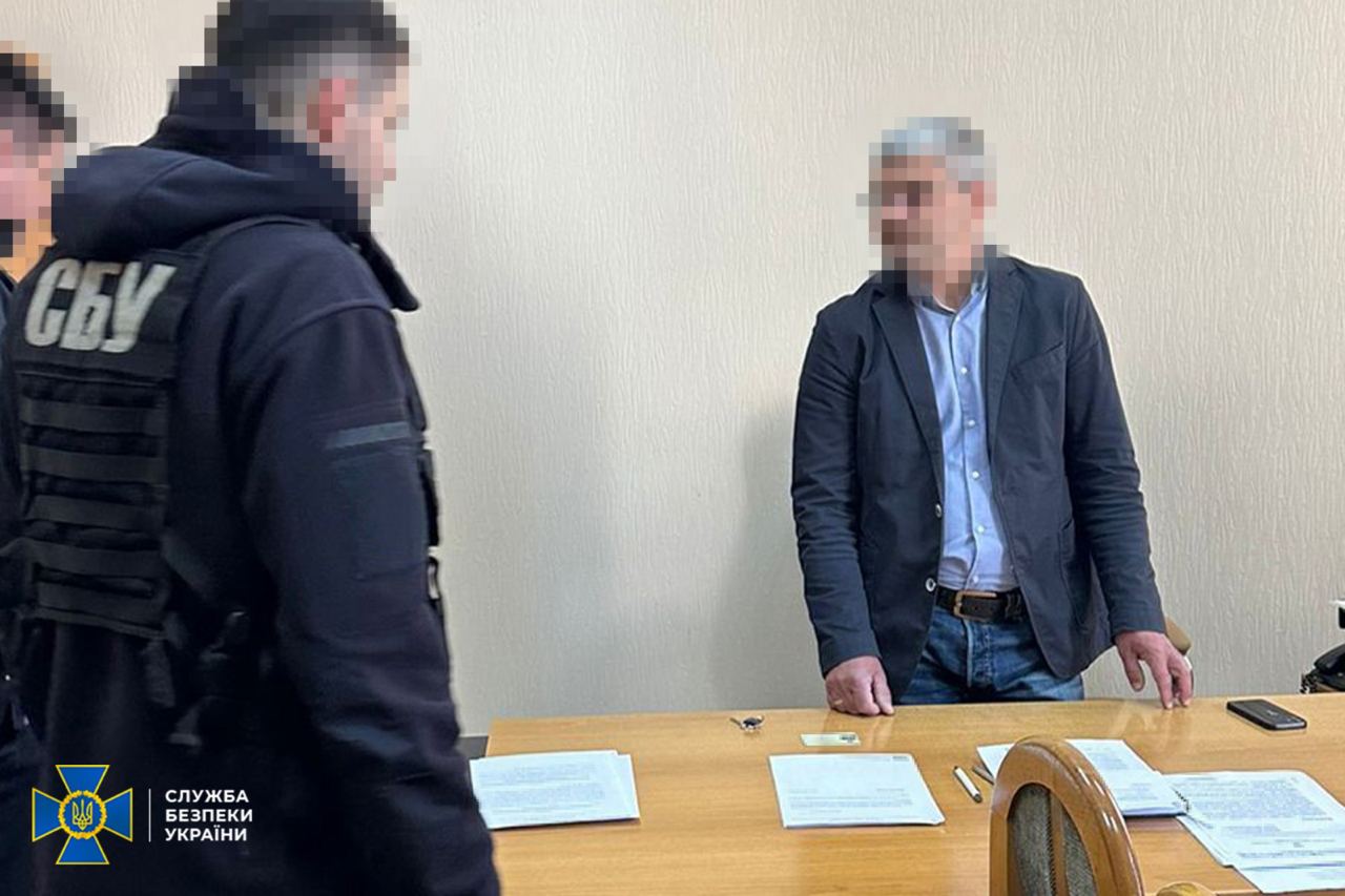 На Одещині злочинне угруповання на чолі з начальником одного із митних постів обкладало «даниною» імпортерів