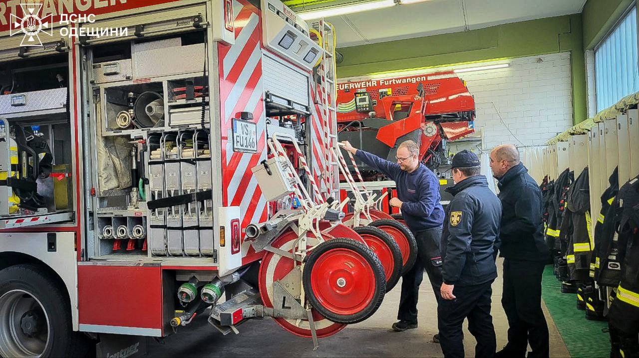Рятувальники з Вилківської громади отримали нову техніку від німецьких партнерів