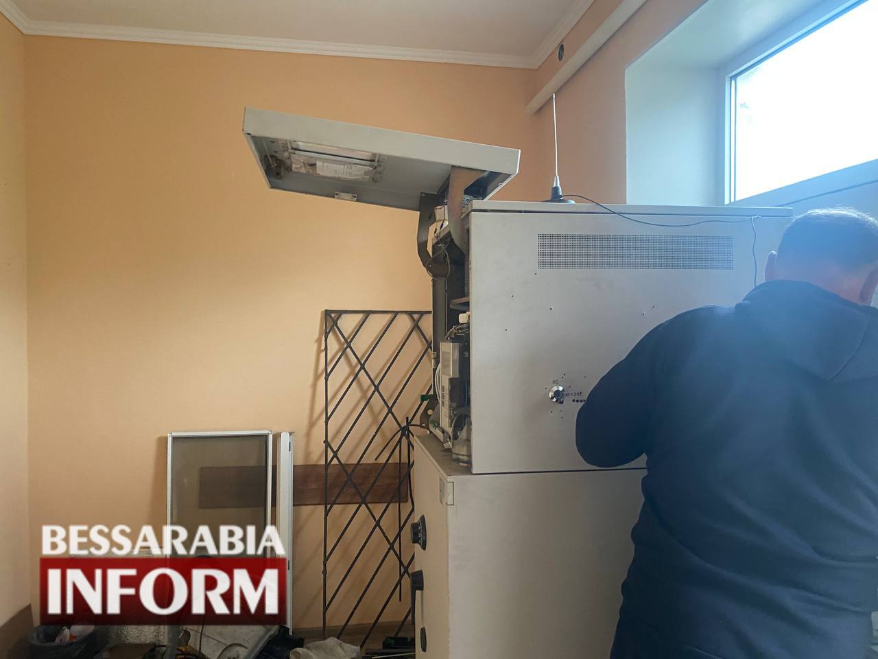 Глава Бородинского общества пошел на хитрость, чтобы установить банкомат в поселке