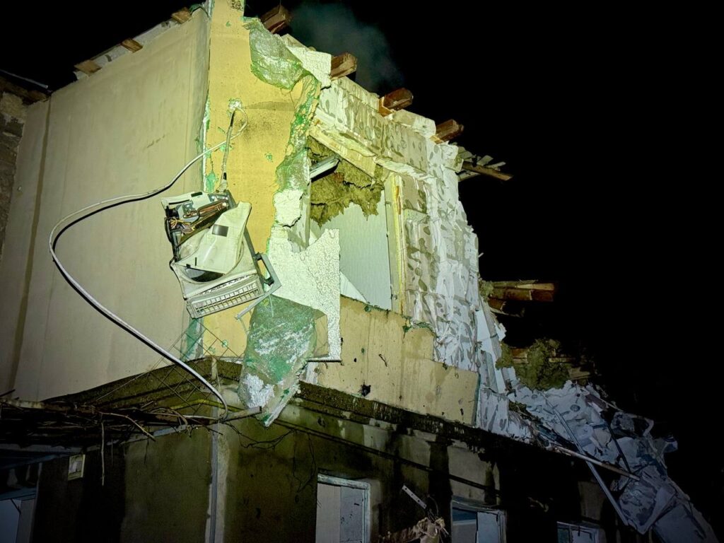 Пошкоджені будинки та багато постраждалих, серед яких є діти: рф атакувала Одесу "шахедами"