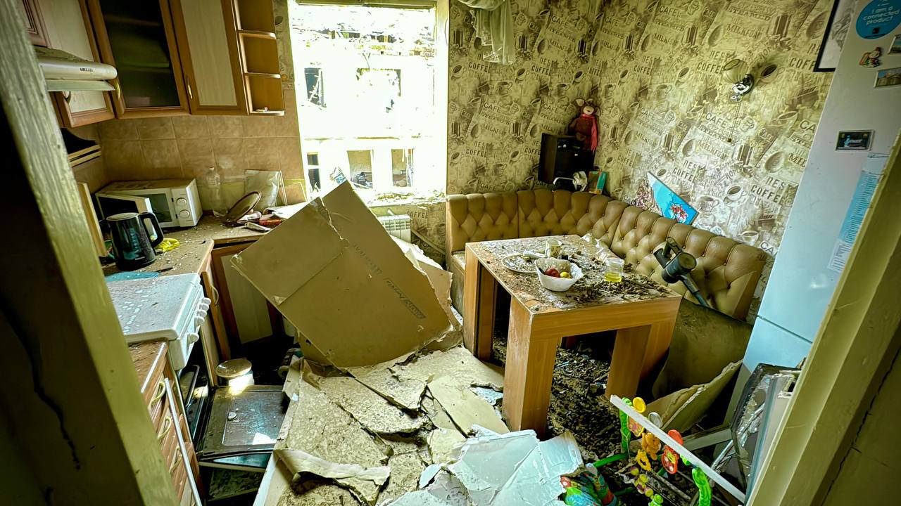 В Одесі через дронову атаку росіян пошкоджено майже шістдесят квартир