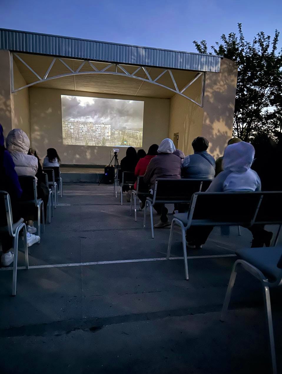 У селищі Ізмаїльського району відновив роботу літній кінотеатр, який довго не працював