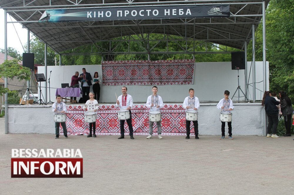 В Арцизі на День вишиванки популяризували українське та шукали випадкових переможців