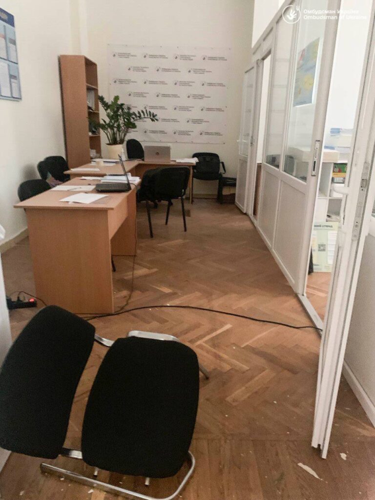 Внаслідок ракетного удару по Одесі пошкоджений Офіс омбудсмана