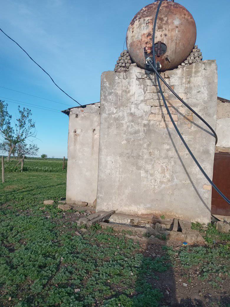 У селі Білгород-Дністровського району мешканці обурені наміром збільшити тариф на воду, яку просто неможливо пити