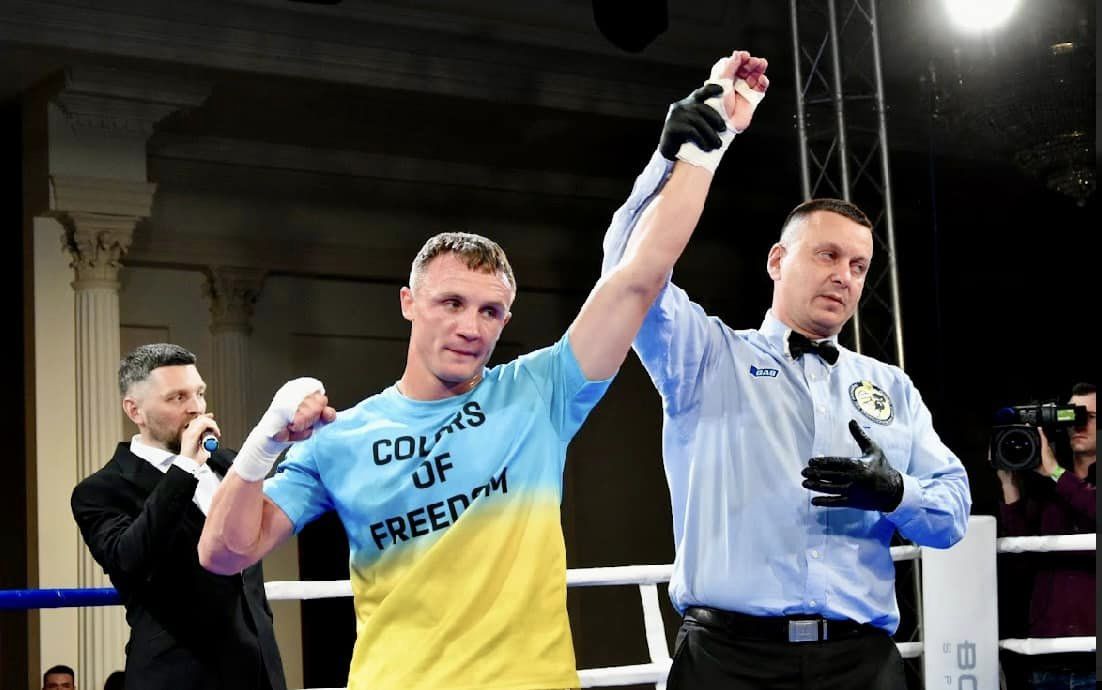 Боксер з Білгород-Дністровщини здобув нову перемогу на професійному рівні
