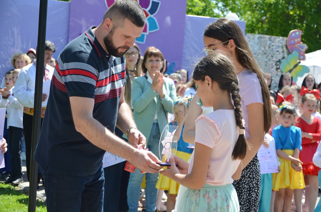 Галаконцерт, розваги та безкоштовне морозиво: в Кілії яскраво привітали містян з Міжнародним Днем захисту дітей