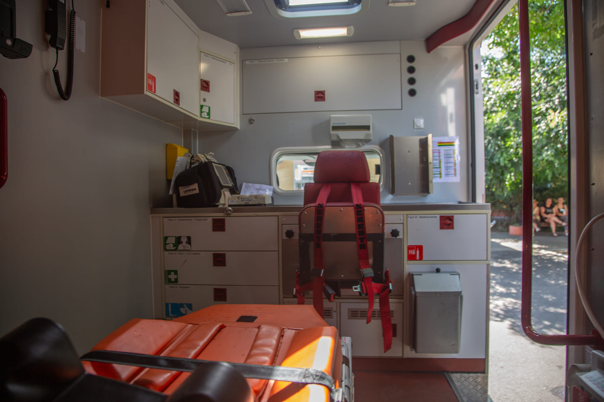В Ізмаїлі районна лікарня отримала карету швидкої допомоги від благодійників