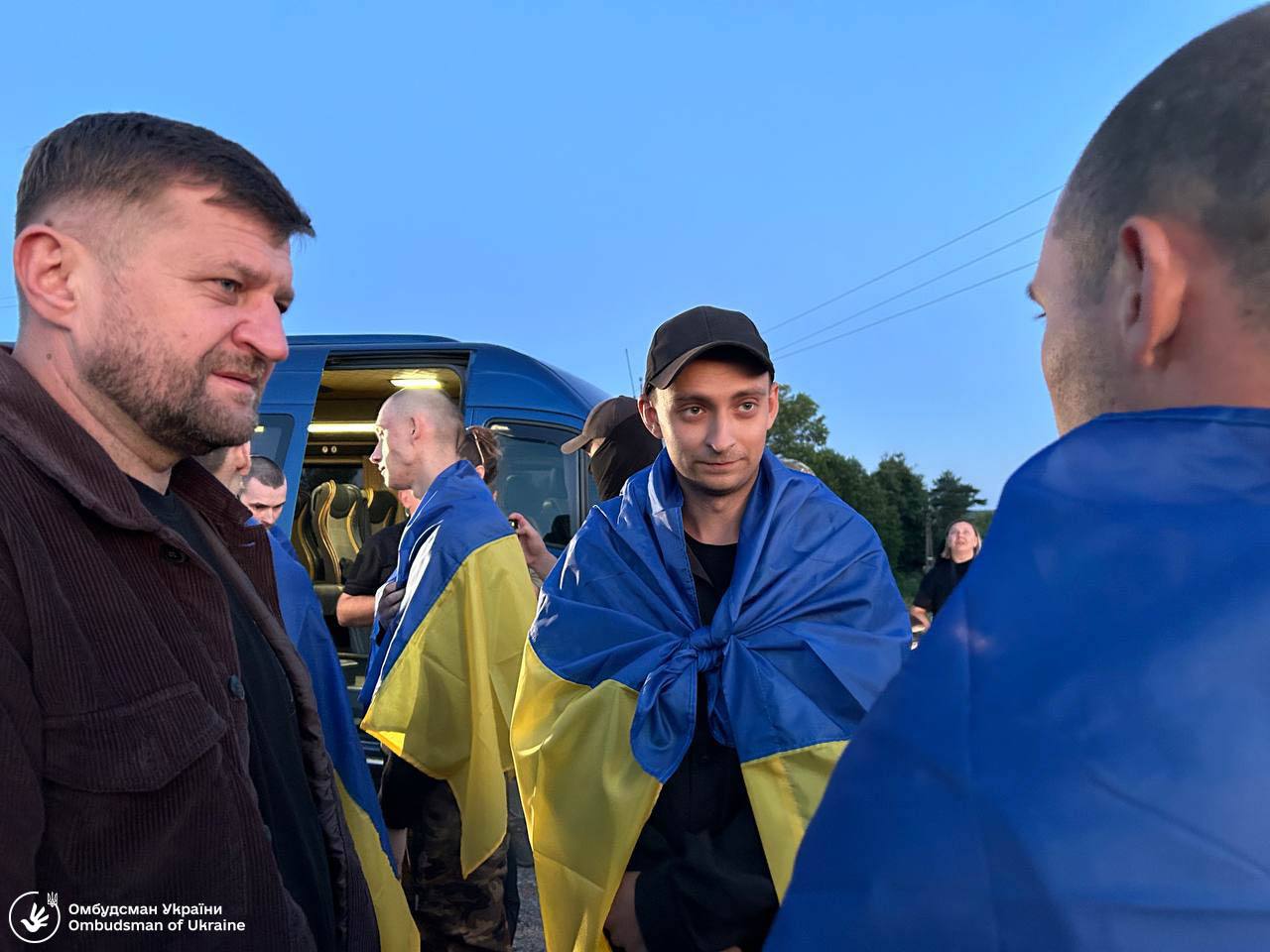 Ще один обмін військовополонених: додому повернулась майже сотня українських захисників