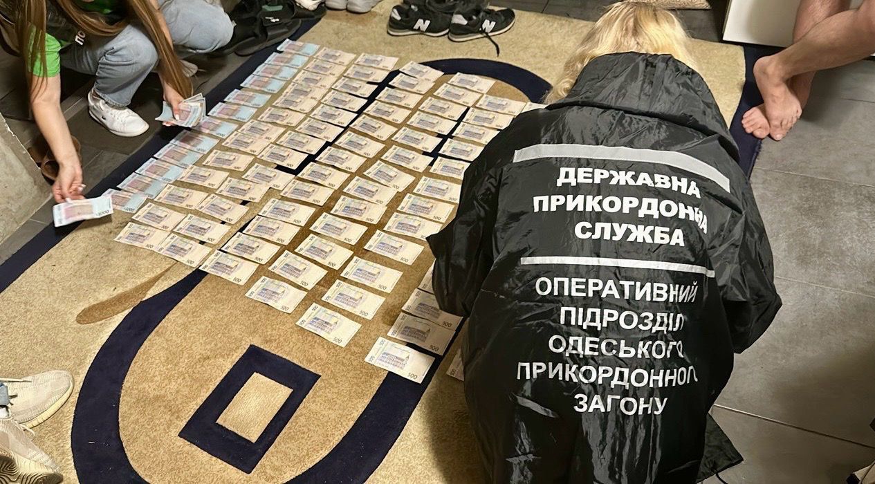 За 3500 доларів допомагав чоловікам виїхати з України: на Одещині затримали чергового «перевізника» військовозобов’язаних