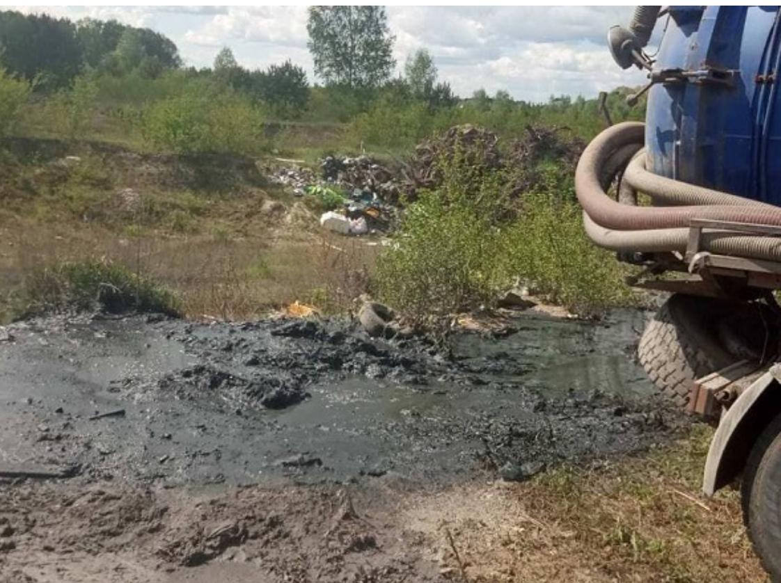 В одному з районів Одещини злили нечистоти прямо на земельну ділянку