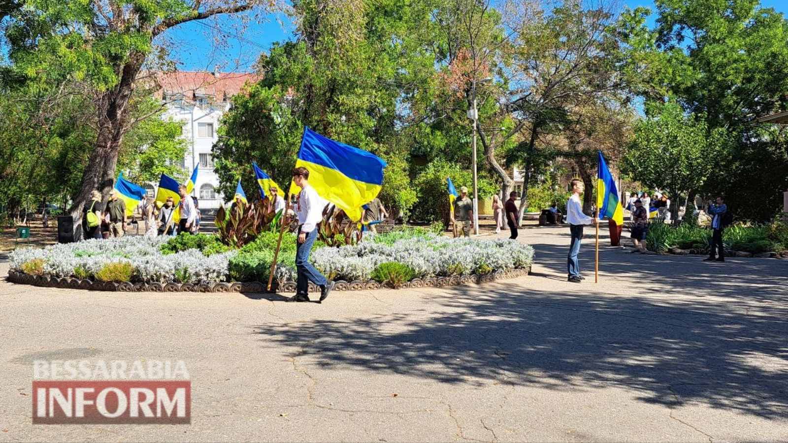 Захоплююча патріотична акція, велопробіг та цікава виставка: як в Аккермані відзначили День Державного Прапора (фото)