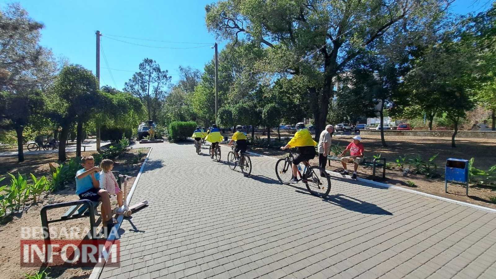 Захоплююча патріотична акція, велопробіг та цікава виставка: як в Аккермані відзначили День Державного Прапора (фото)