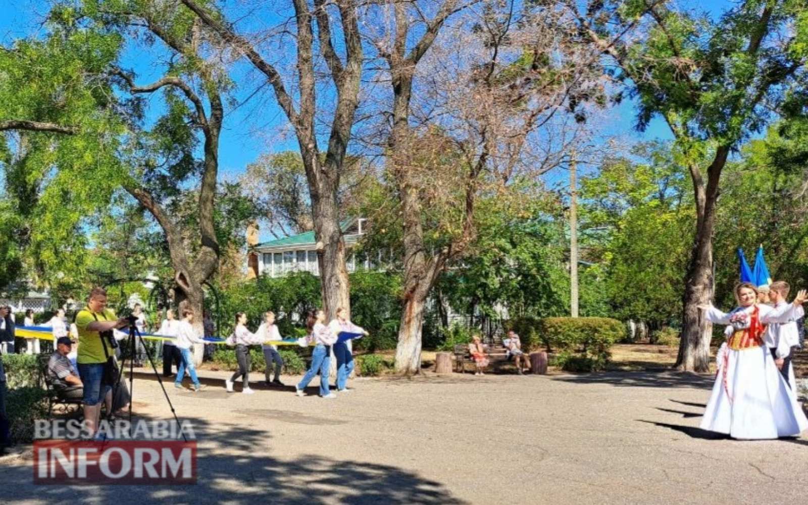 Захоплююча патріотична акція, велопробіг та цікава виставка: як в Аккермані відзначили День Державного Прапора (фото)