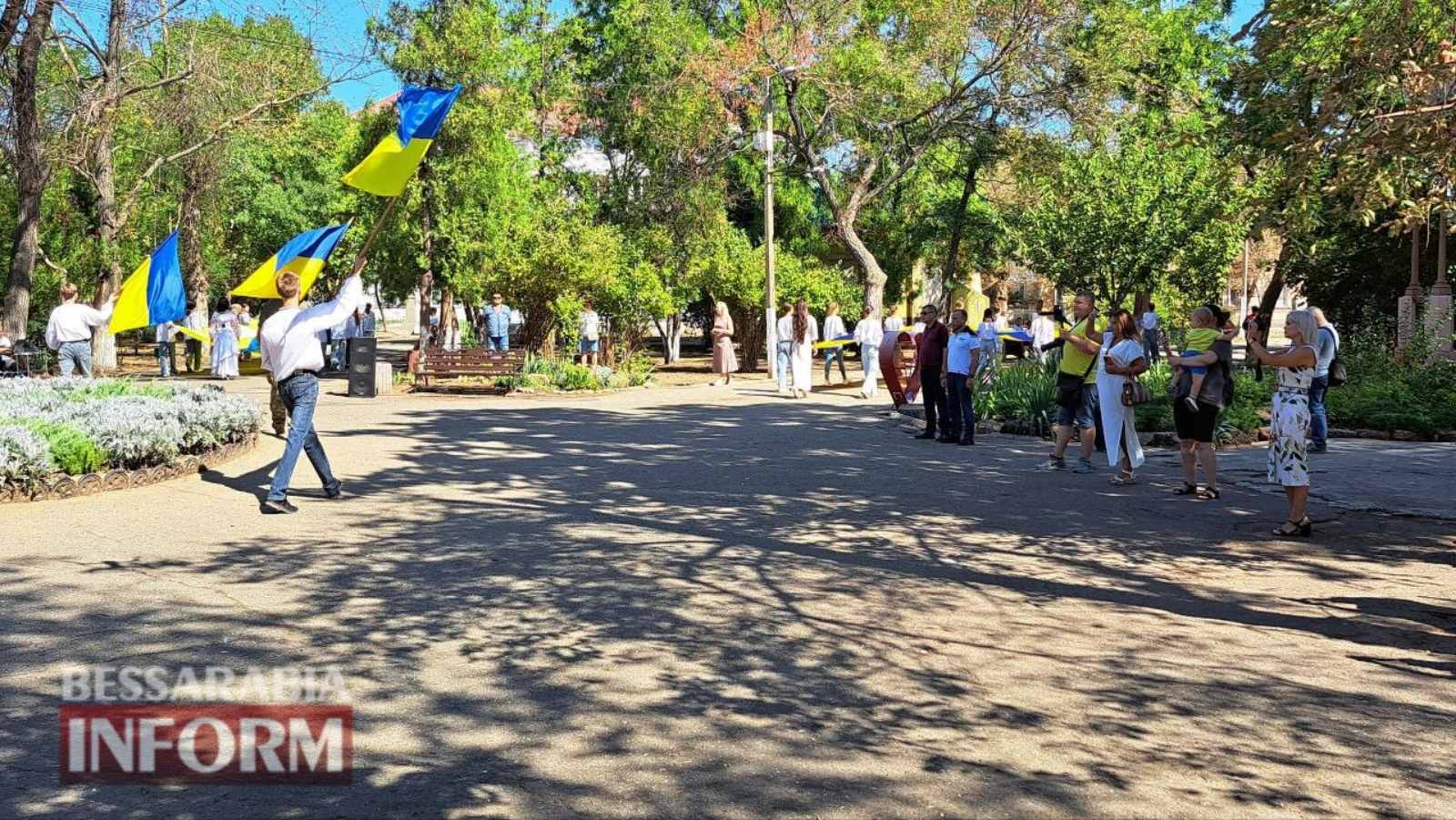 Захоплююча патріотична акція, велопробіг та цікава виставка: як в Аккермані відзначили День Державного Прапора (фото)