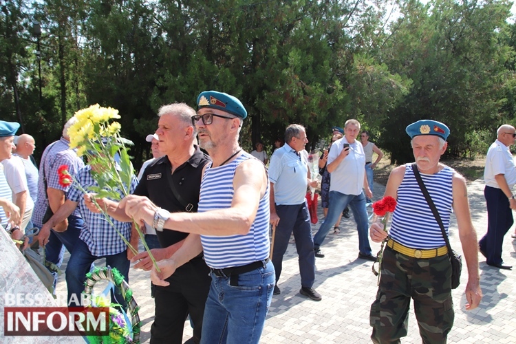 В Болграді вшанували пам’ять загиблих воїнів-десантників різних часів і поколінь