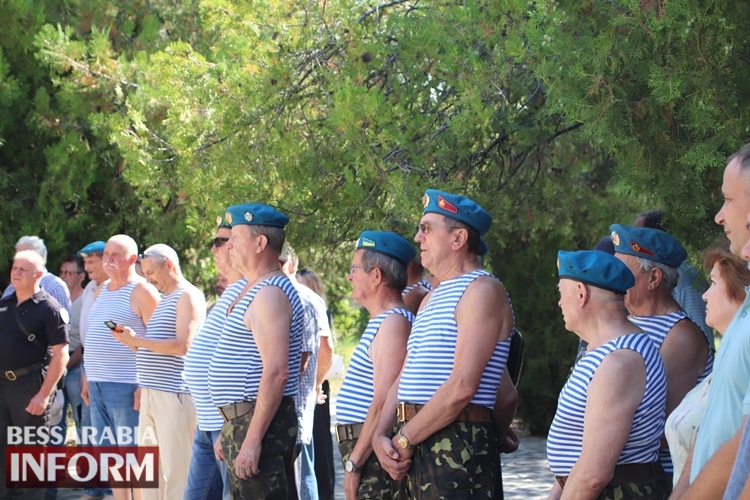 В Болграді вшанували пам’ять загиблих воїнів-десантників різних часів і поколінь