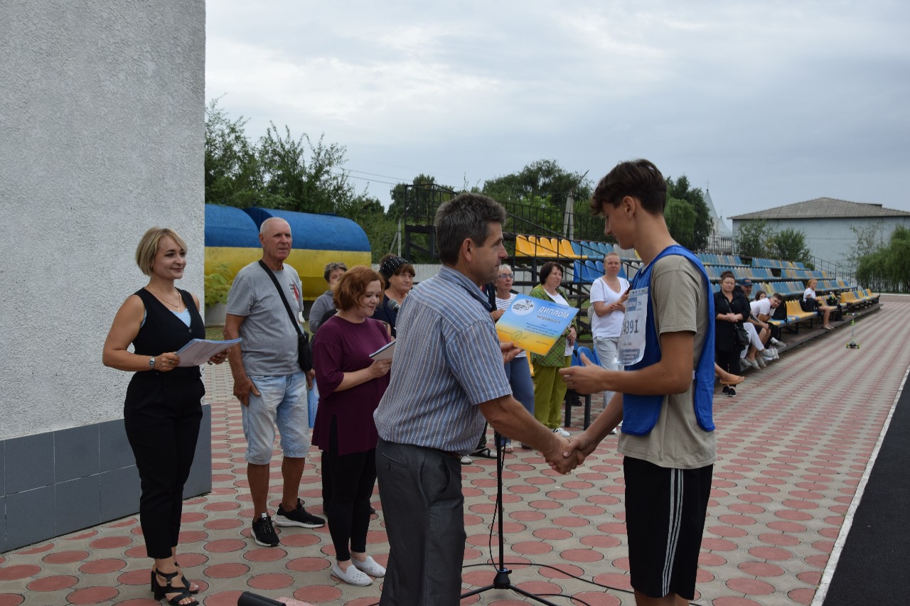 В останній день літа в Сараті відбувся патріотичний забіг та збір коштів для ЗСУ