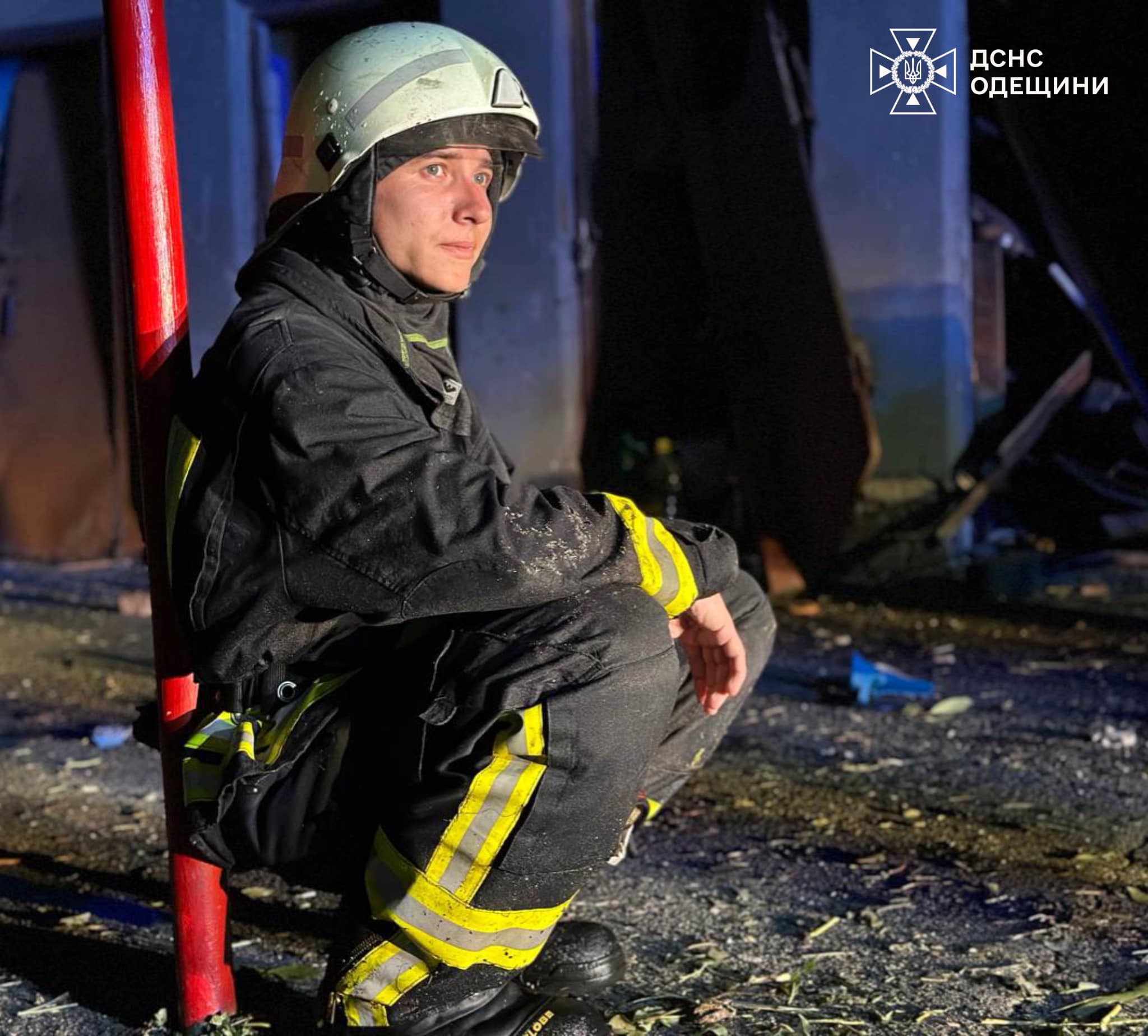 ДСНС поділилися шокуючими фото та відео моментів рятування людей в Ізмаїлі