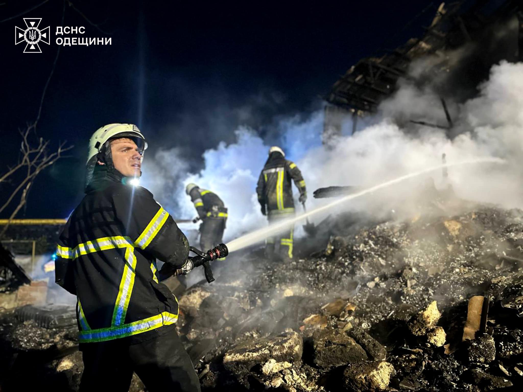 ДСНС поділилися шокуючими фото та відео моментів рятування людей в Ізмаїлі