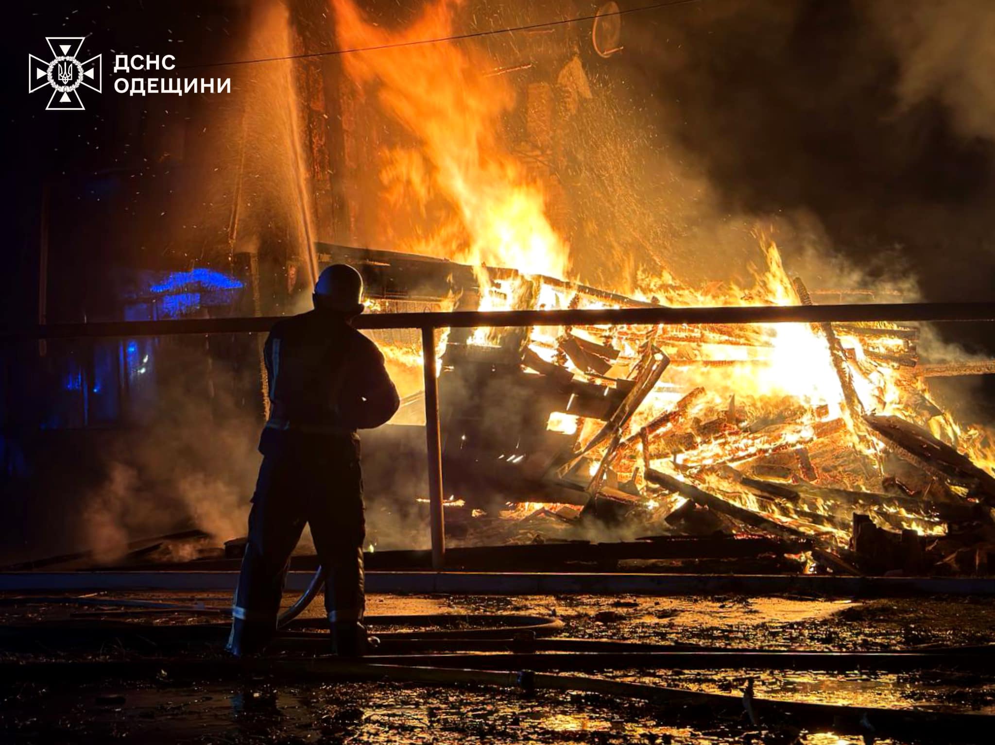 ДСНС поділилися шокуючими фото та відео моментів рятування людей в Ізмаїлі