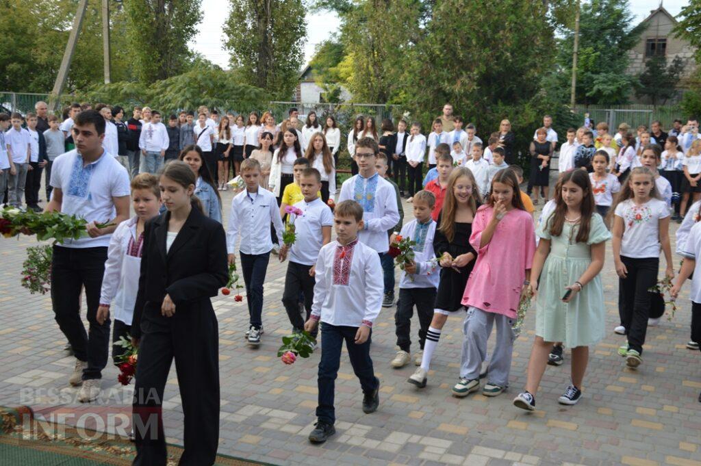 У Білгород-Дністровському районі урочисто відкрили меморіальну дошку морпіху Дмитру Свірському