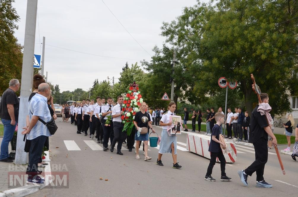 Кілія провела в останню путь директорку Кілійського транспортного коледжу Тетяну Карадобрій - фоторепортаж/відео