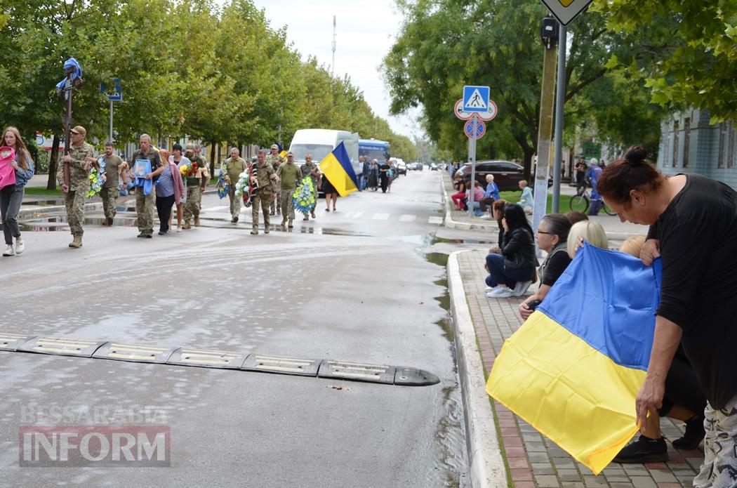 Кілійці провели в останню путь полеглого захисника, стрілка-снайпера Володимира Негоїцу