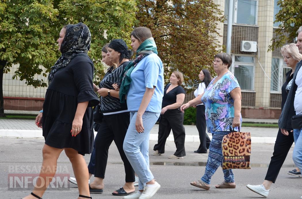 Кілійці провели в останню путь полеглого захисника, стрілка-снайпера Володимира Негоїцу