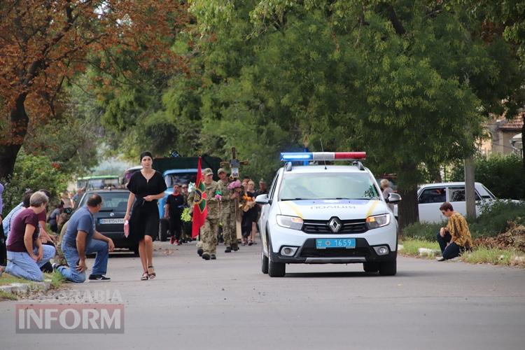 Він до кінця був справжнім патріотом: Болградська громада простилася з прикордонником Сергієм Дачевим