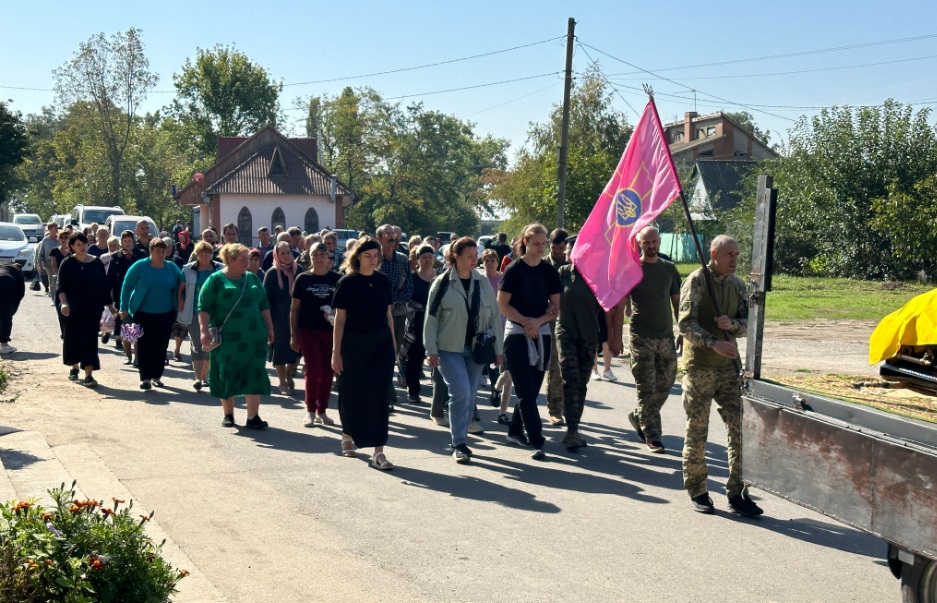 Саф’янівська громада провела в останню путь сержанта Олександра Петрушу