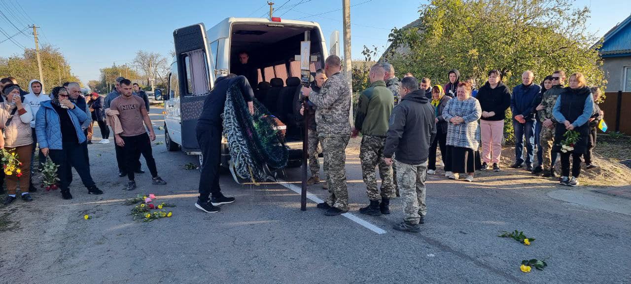 На Ізмаїльщині провели в останню путь полеглого на Донеччині Героя