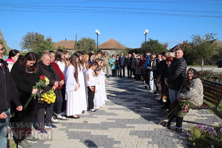 Без права на забуття: в Залізничному Болградської громади відкрили Алею Слави на честь загиблих героїв-земляків