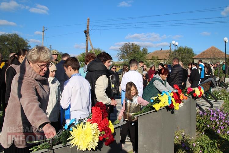 Без права на забуття: в Залізничному Болградської громади відкрили Алею Слави на честь загиблих героїв-земляків