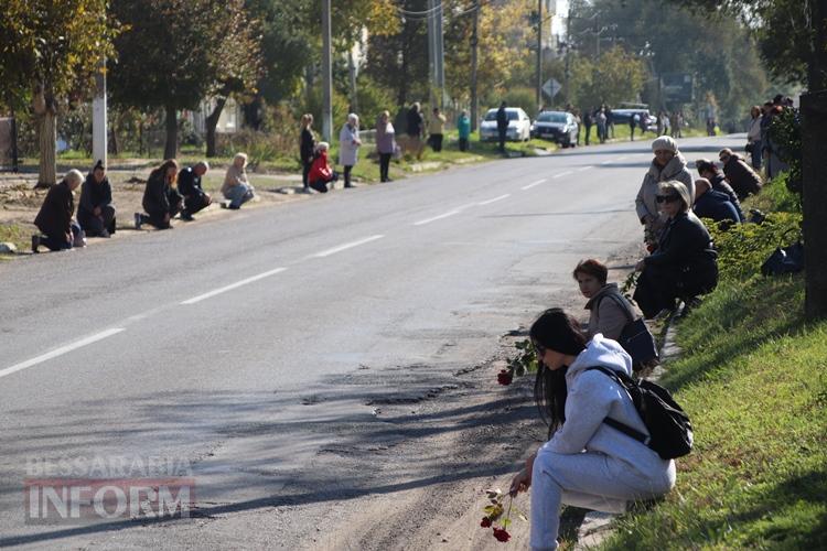 Болградська громада провела в останню путь свого земляка-Захисника України Євгена Манолова