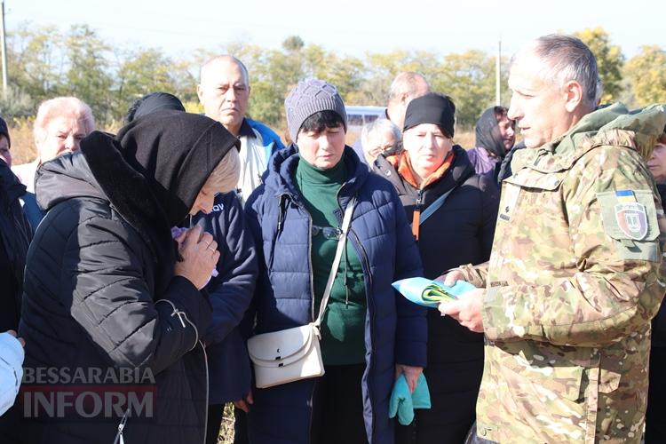 Болградська громада провела в останню путь свого земляка-Захисника України Євгена Манолова