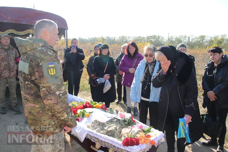 Болградська громада провела в останню путь свого земляка-Захисника України Євгена Манолова