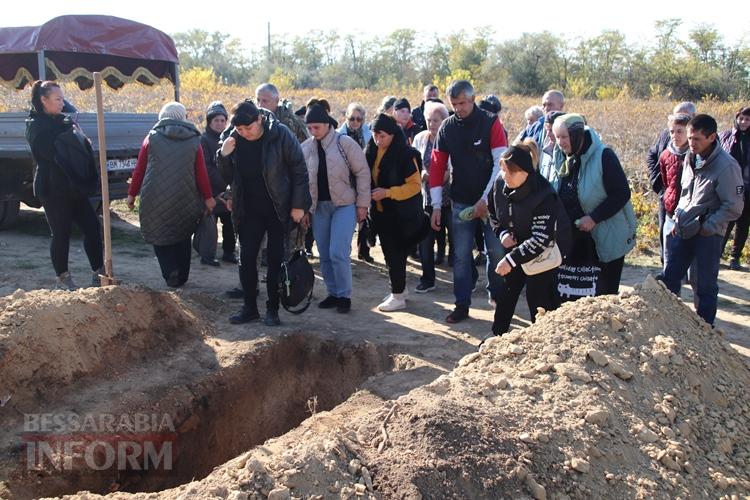 Болградська громада провела в останню путь свого земляка-Захисника України Євгена Манолова