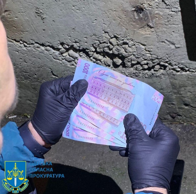 На Одещині затримано злочинну групу, яка вимагала гроші під виглядом правоохоронців та співробітників ТЦК