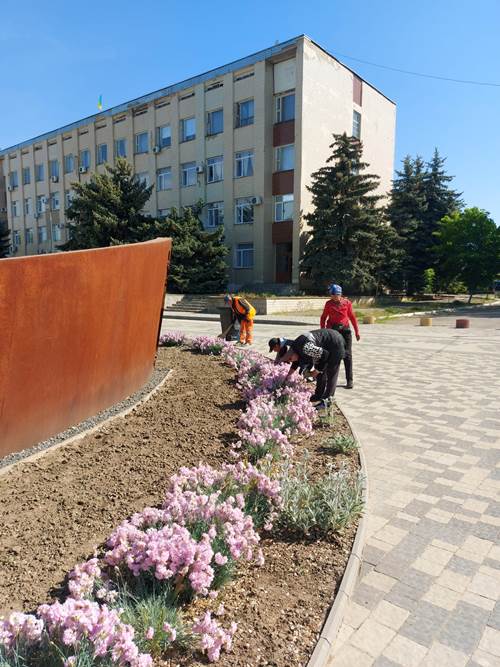 "Кожне дерево - це повернення людей": головна садівниця Болграду проміняла прибуткову професію на ідею - інтерв'ю