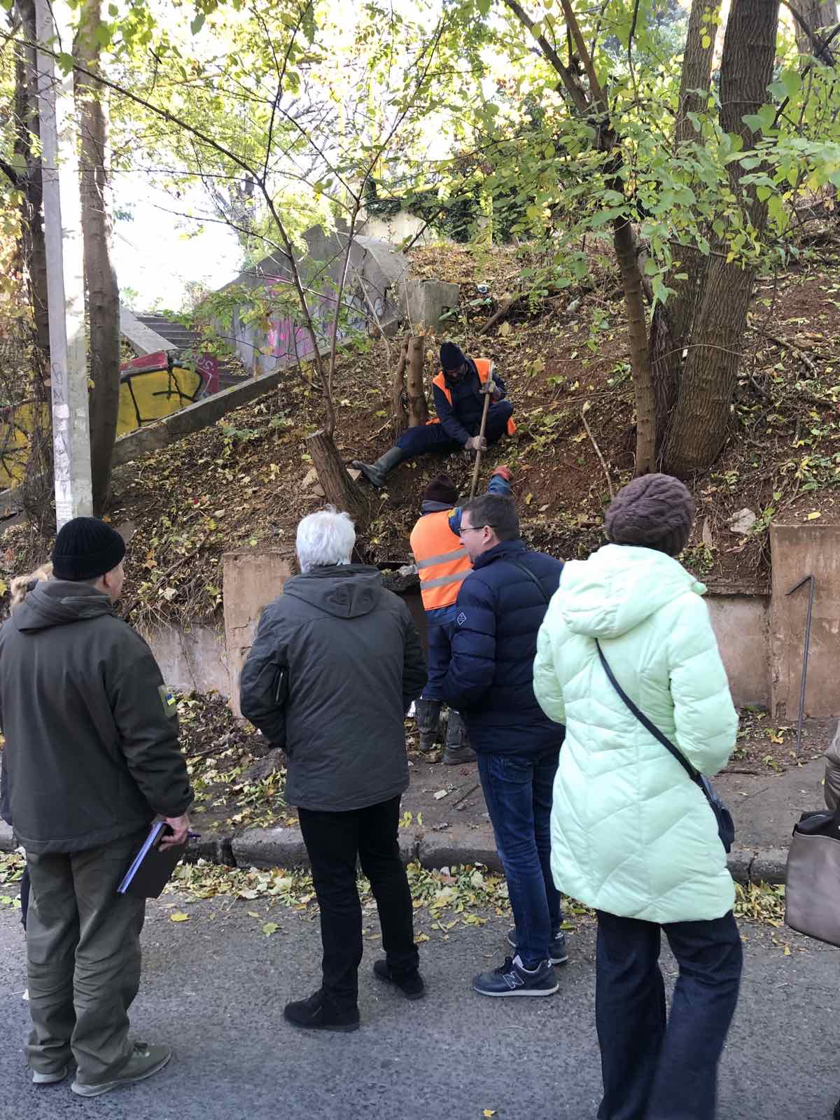 Каналізація на вулиці Одеси продовжує затоплювати місто та Чорне море: комунальники не реагують