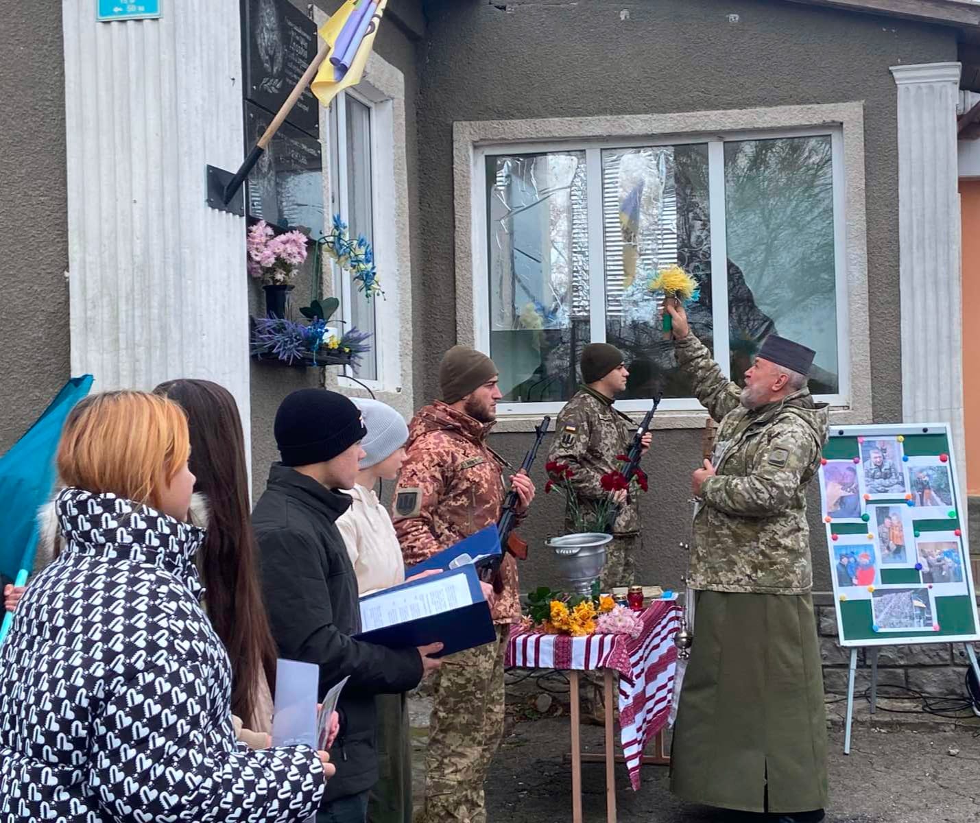 На Білгород-Дністровщині відкрили меморіальну дошку загиблому на війні земляку