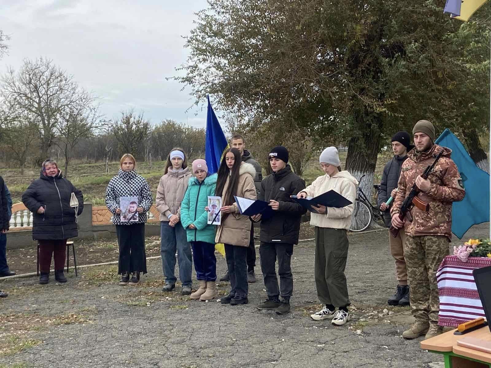 На Білгород-Дністровщині відкрили меморіальну дошку загиблому на війні земляку