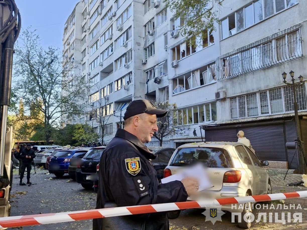 Нічна атака шахедами на Одещині поранила чоловіка