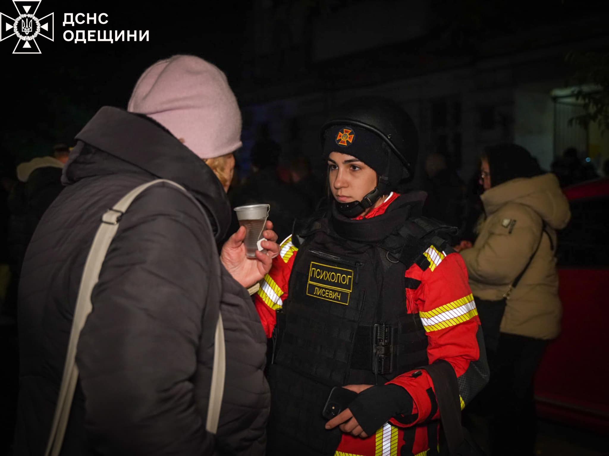 Рятувальники та поліція показали наслідки атаки по Одесі