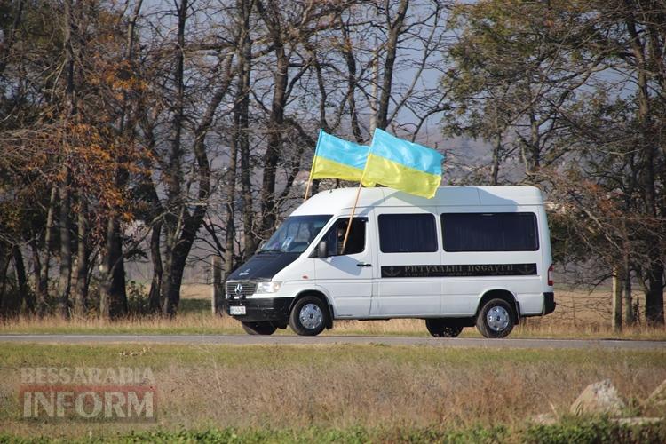 Світла пам'ять Герою: Болград віддав останню шану Захиснику України Олегу Мальованому