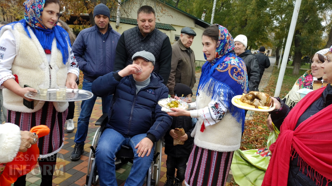 Видовищно та колоритно: у Рені вдруге відбувся благодійний фестиваль-ярмарок культур «Єдність в різноманітті – дари Бессарабії»