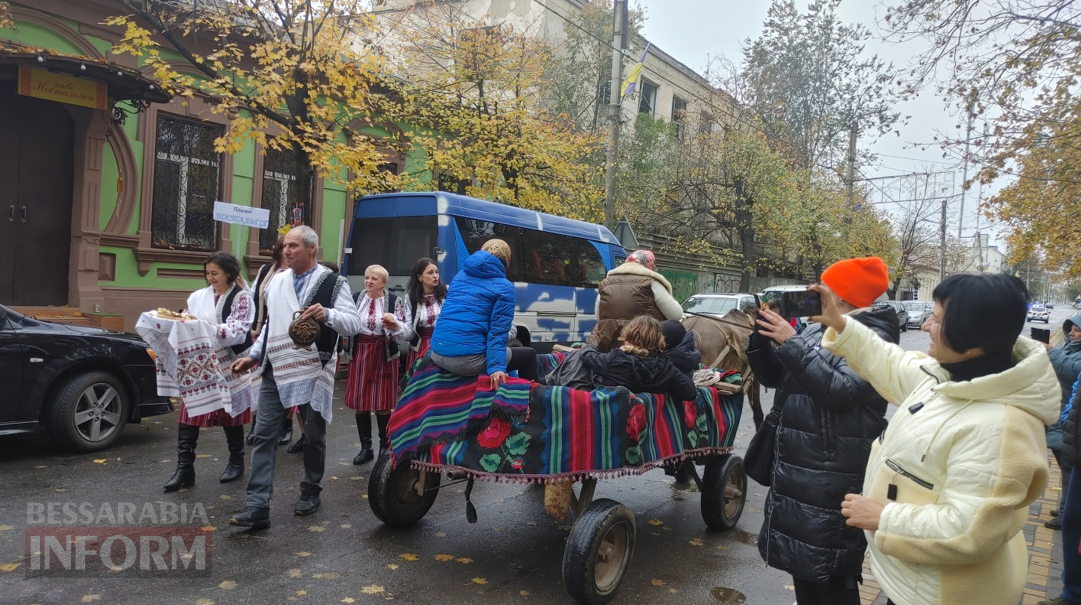 Видовищно та колоритно: у Рені вдруге відбувся благодійний фестиваль-ярмарок культур «Єдність в різноманітті – дари Бессарабії»