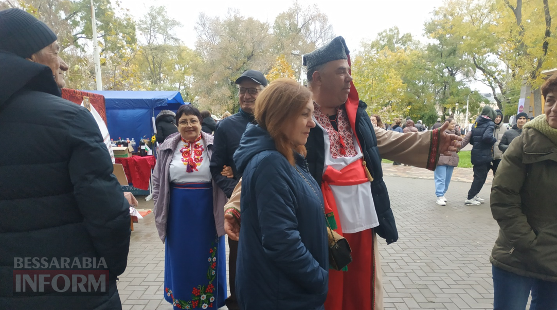 Видовищно та колоритно: у Рені вдруге відбувся благодійний фестиваль-ярмарок культур «Єдність в різноманітті – дари Бессарабії»