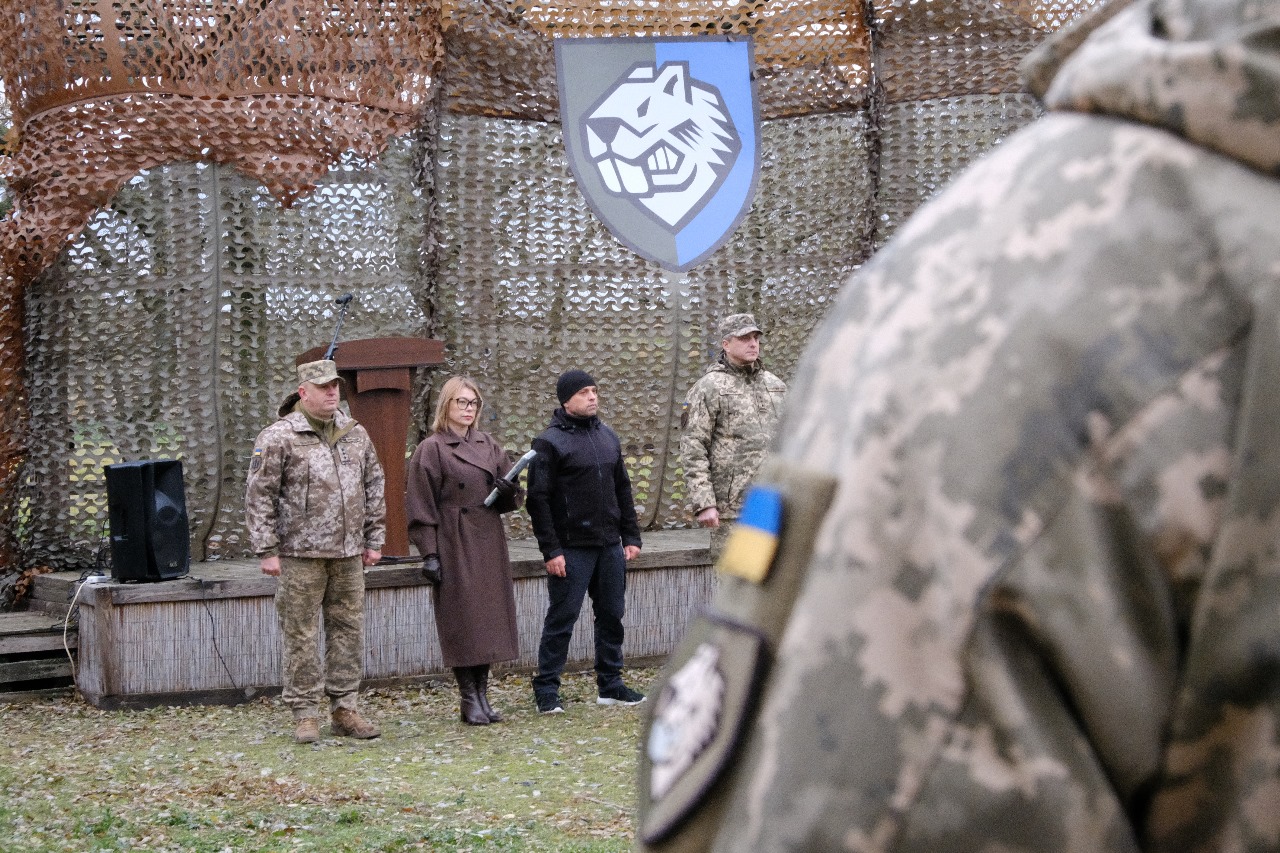 У Білгороді-Дністровському пройшов ритуал прощання командира з Бойовим Прапором військової частини 